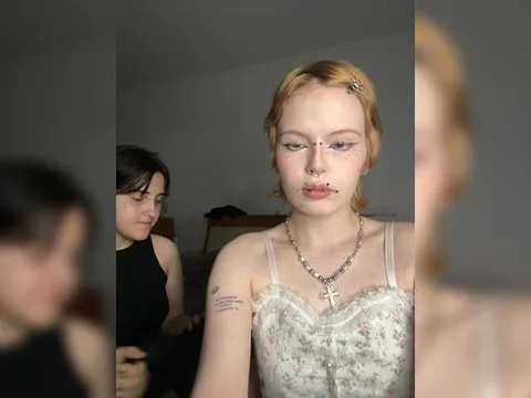 AliceAndMia безкоштовні live xxx cams