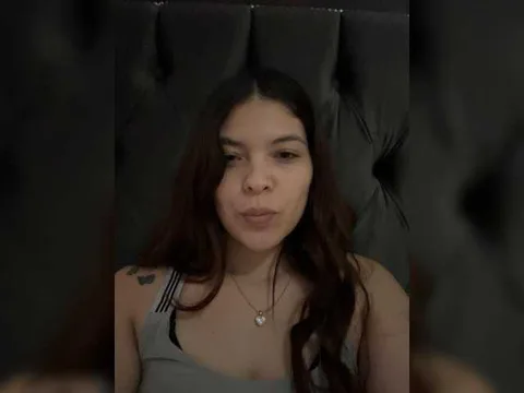 Carlybee10 zdarma živé xxx cams
