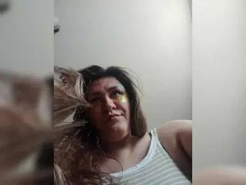Hoverla मुफ्त लाइव xxx कैम्स
