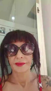 Farfallina73520 besplatni live xxx cams