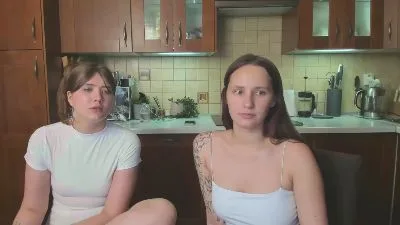 HotCaramelsTrio zdarma živé xxx cams