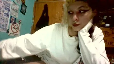 KoyoteCosmikoL free live xxx cams