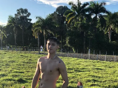 Rowanbig23 cam xxx trực tiếp miễn phí