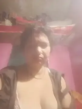 231354039 免费直播 xxx 摄像头