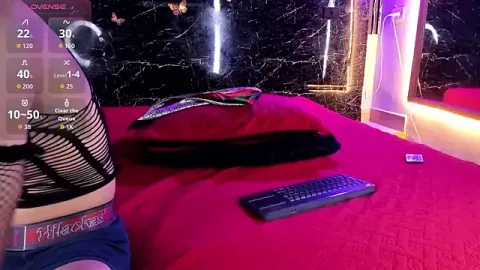 Adrian_Wolf zdarma živé xxx cams