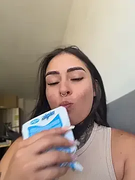 Aliciawannz 免费直播 xxx 摄像头