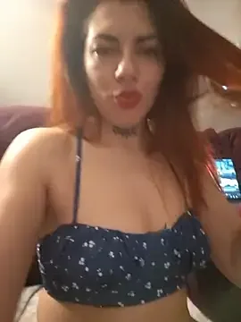 Amyvelvett bezmaksas live xxx cams