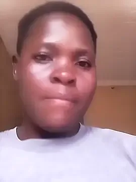 BUBBLY-QWEEN free live xxx cams