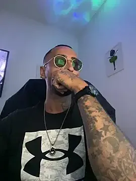 Baddfuckerr free live xxx cams