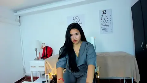 Britt_James ücretsiz canlı xxx cam