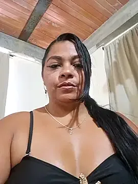 Brunette_Scarleth09 kostenlose live xxx cams