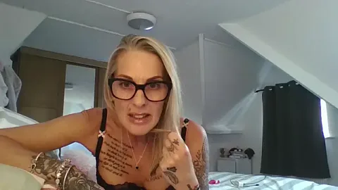 Busty-MorganXX zdarma živé xxx cams