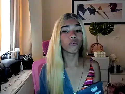 CharlotteMavis ücretsiz canlı xxx cam