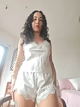 ComeFrutita bezmaksas live xxx cams