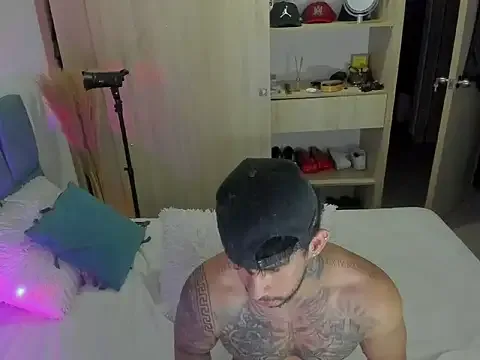 Dammianmiller zdarma živé xxx cams