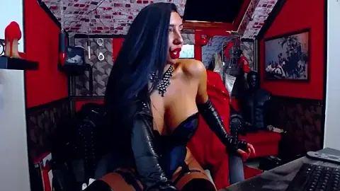 DommeBellatrix kostenlose live xxx cams