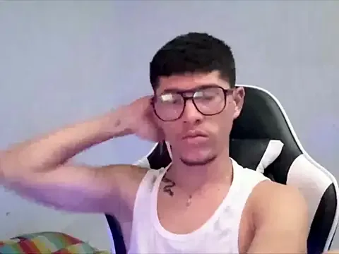 Edward_2709 zdarma živé xxx cams