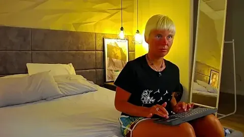 EmmaRaye free live xxx cams
