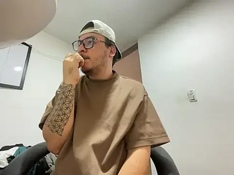 GabyDickLovee_ free live xxx cams