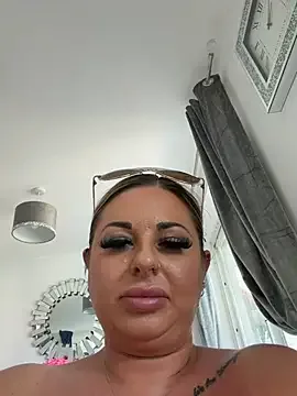 GemaJBusty kostenlose live xxx cams