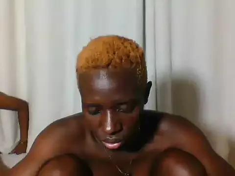 Goldy_petite ücretsiz canlı xxx cam
