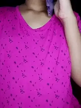 Ishaniya zdarma živé xxx cams