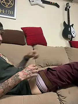 Izzy1369 免费直播 xxx 摄像头
