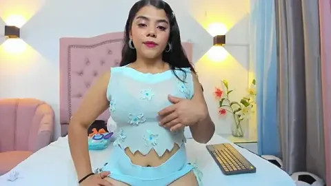 JulieeHabubu free live xxx cams
