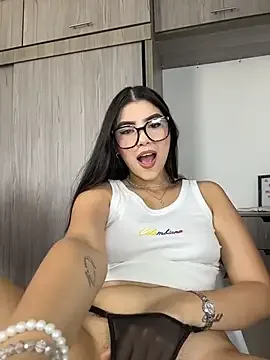 Julieta__25 免费直播 xxx 摄像头