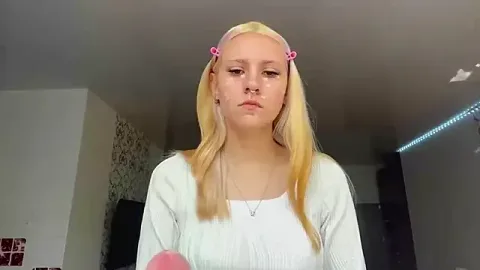 LanaLivee free live xxx cams