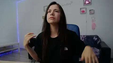 LauraLora3 ingyenes élő xxx cams