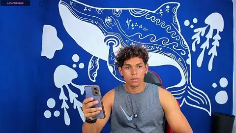 LiamVibes212 free live xxx cams