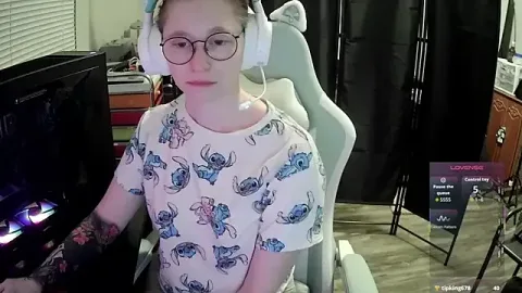 LilyFoxxx free live xxx cams