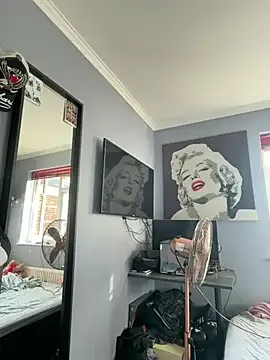 LolaSkyee безкоштовні live xxx cams