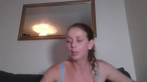 LouiseLovell free live xxx cams