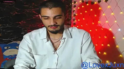 LovexJuxn77 besplatni live xxx cams