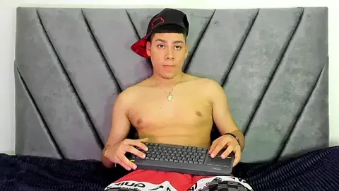 Lucastorrez01 kostenlose live xxx cams