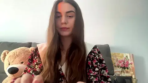LucyLuxy besplatni live xxx cams