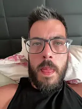MIKEFANTASY cams xxx ao vivo grátis