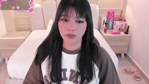 MILLYEVANS1 무료 라이브 xxx 캠
