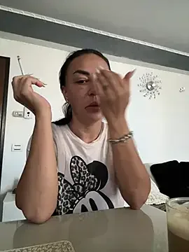 MaiaGold69 免费直播 xxx 摄像头