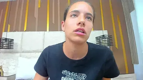 MiaCours zdarma živé xxx cams