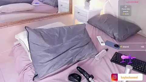 Miawiills free live xxx cams