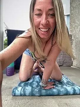 MiraKisss kostenlose live xxx cams