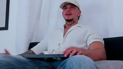 NoahhBrown free live xxx cams