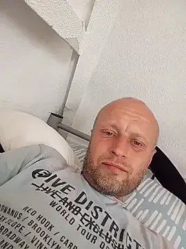 OjChcialaby free live xxx cams