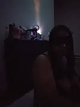 QueenieDD free live xxx cams