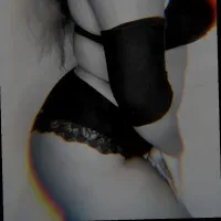 RedRos01 besplatni live xxx cams