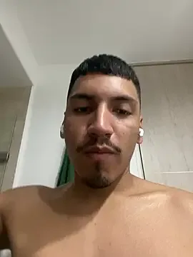 SkyTorres free live xxx cams