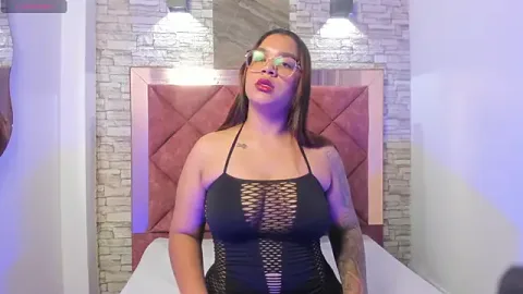 TaamaraSmith free live xxx cams